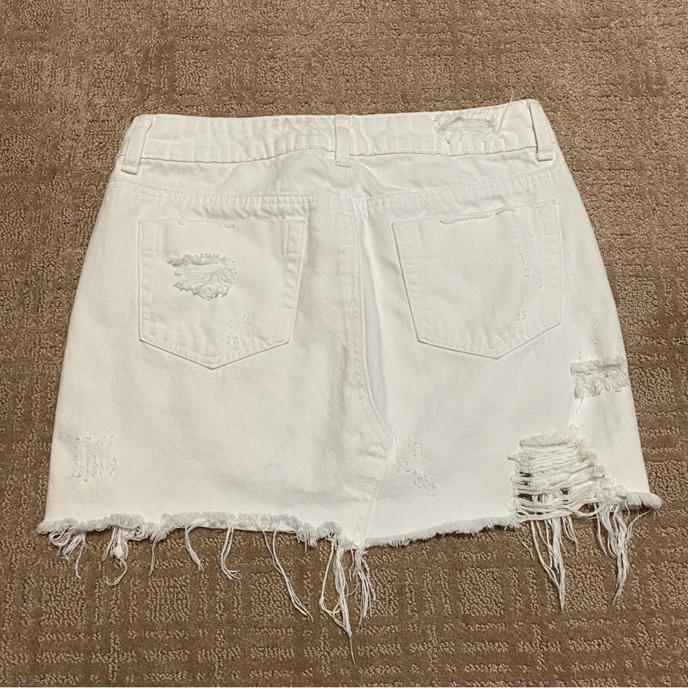 {LITZ} White Distressed Frayed Hem Denim Mini Skirt ~ Size Small - Picture 2 of 16